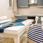 בית נופש Bilancia's House Iii - Sea View- 8 Guests *
